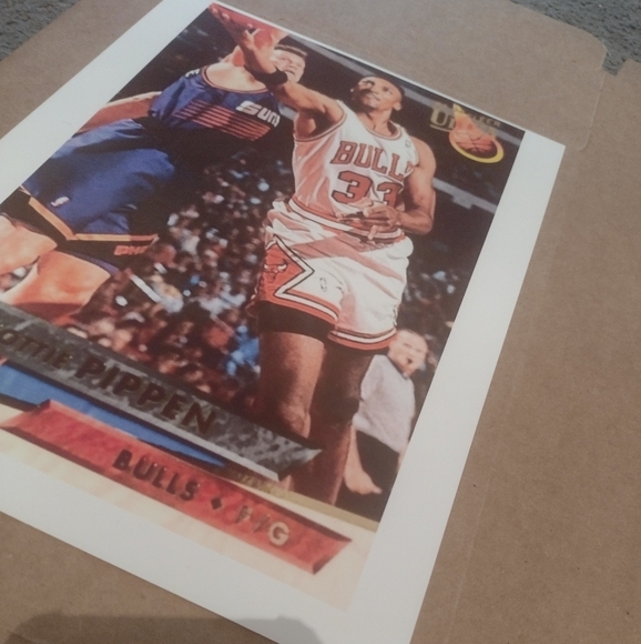 NEW! SCOTTIE PIPPEN 8.5x11 ULTRA PREMIUM GLOSSY 1993 BULLS FINALS VS SUNS POSTER - Picture 5 of 17